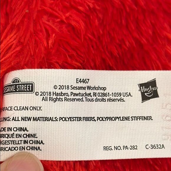 Sesame Street Elmo 14" Plush w/Sound (Hasbro, Sesame Workshop, 2018) - Picture 8 of 9